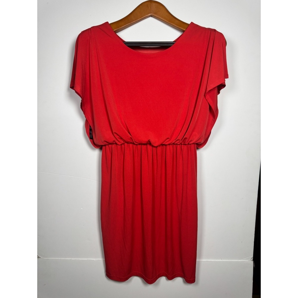 Sweet Storm Mini Dress Womens M‎ Red Cinched Waist Keyhole Clasp Back Round Neck
